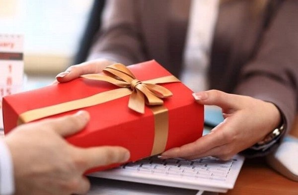 Top Quà Tặng Doanh Nhân Cao Cấp, Sang Trọng Cho Ngày Hội Doanh Nhân