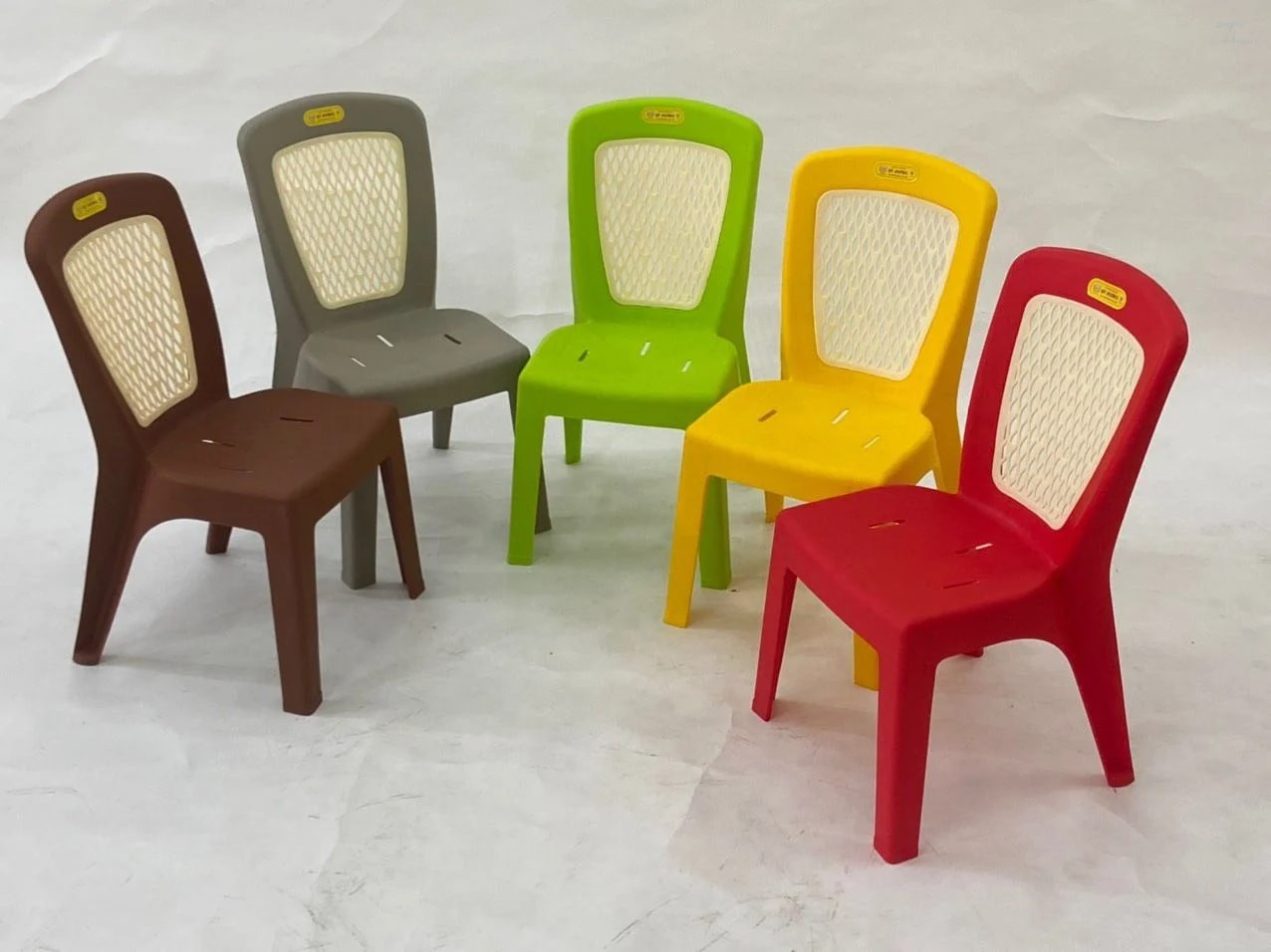 Ghế nhựa nhỏ - Các loại được ưa chuộng và địa chỉ mua sỉ uy tín