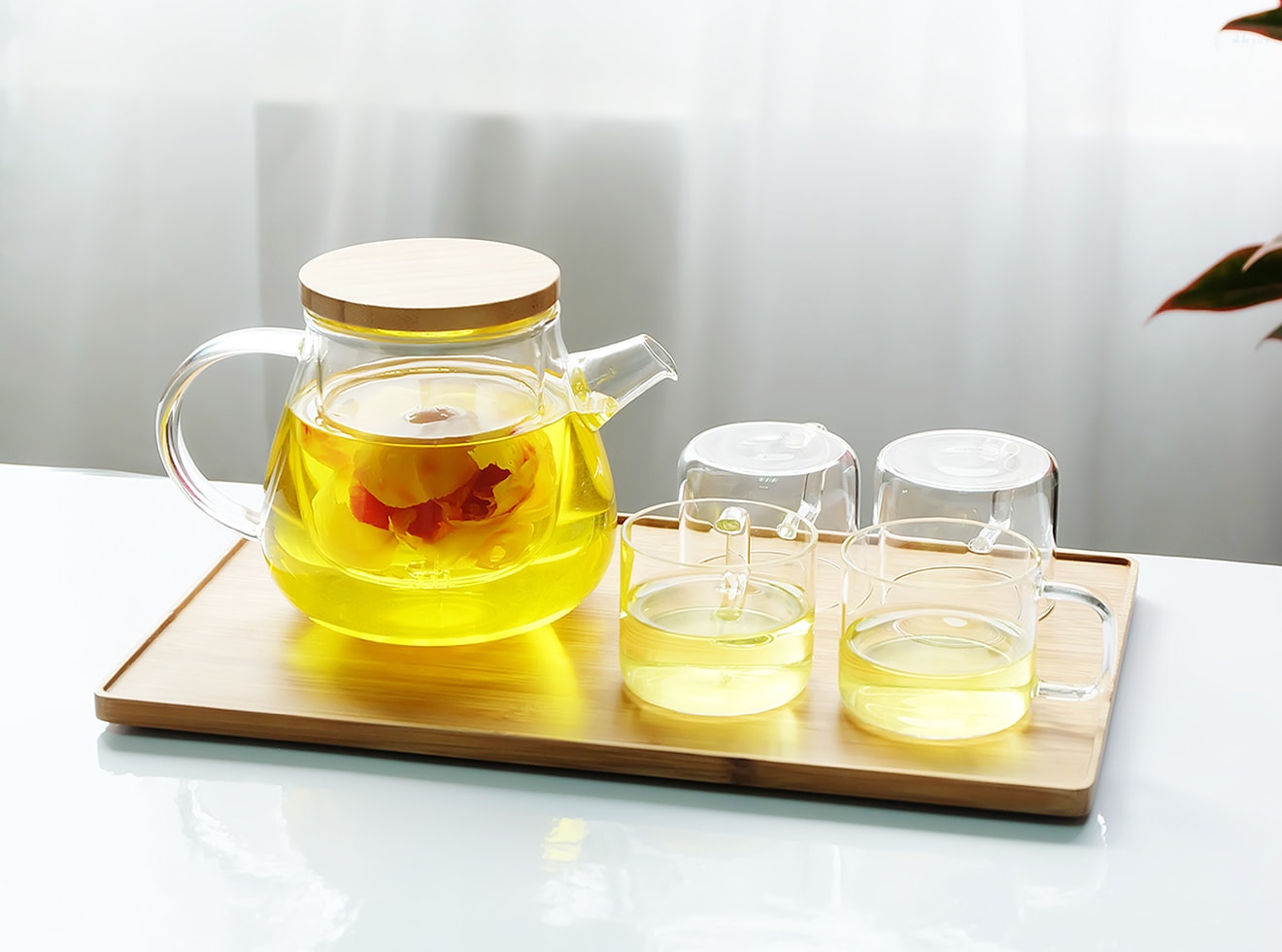 Bình thủy tinh đựng nước có tốt không? Có nên dùng hằng ngày?