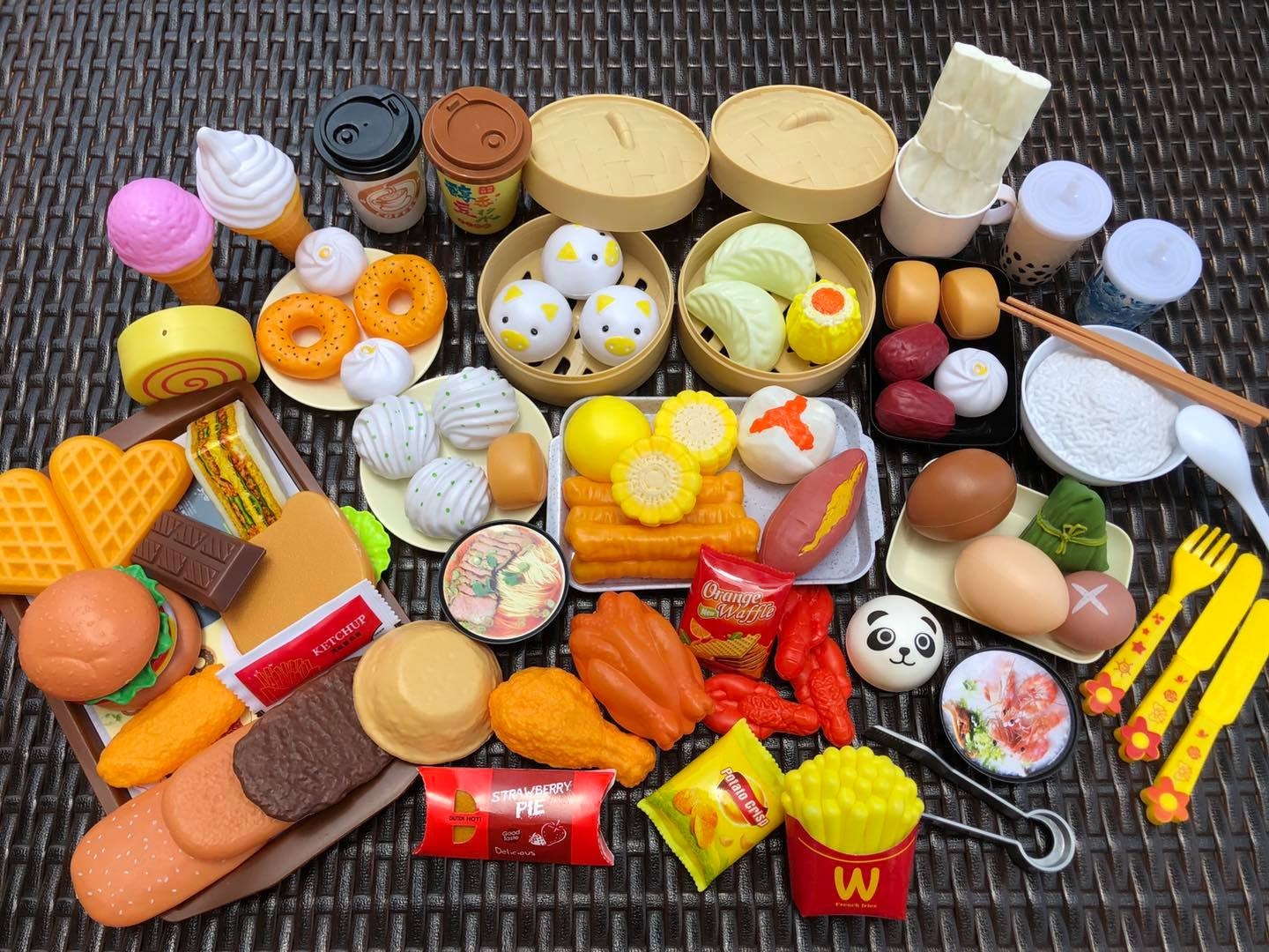 Bộ đồ chơi nấu ăn - Món quà tuyệt vời giúp bé phát triển toàn diện