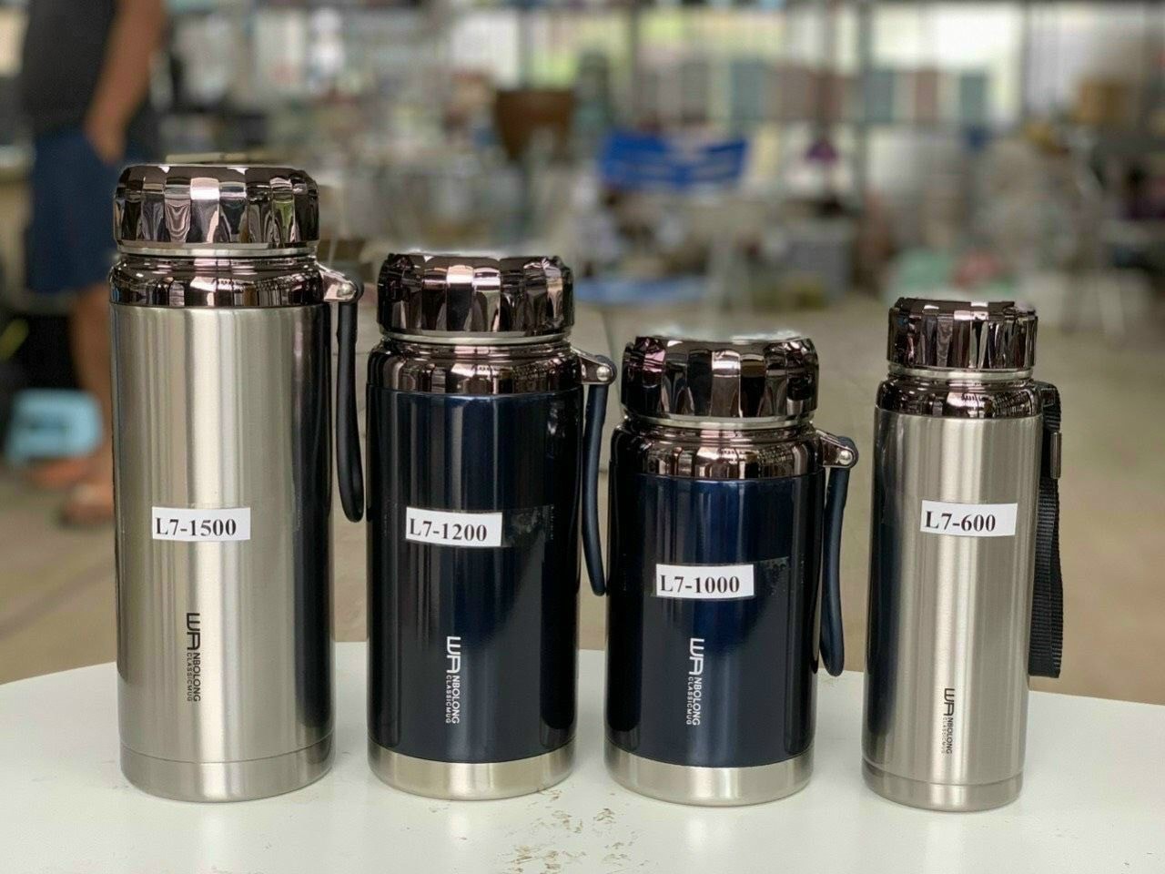 Top bình giữ nhiệt lớn đáng mua nhất hiện nay: Giữ nhiệt tốt, tiện lợi và bền bỉ