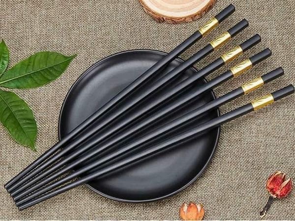 Có nên dùng đũa hợp kim? Ưu nhược điểm & sự thật bạn nên biết