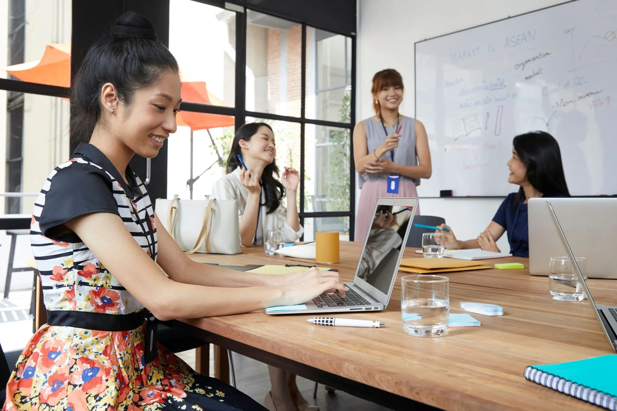 Cung cấp đầy đủ tài nguyên giúp nhân viên duy trì hiệu suất bền vững.