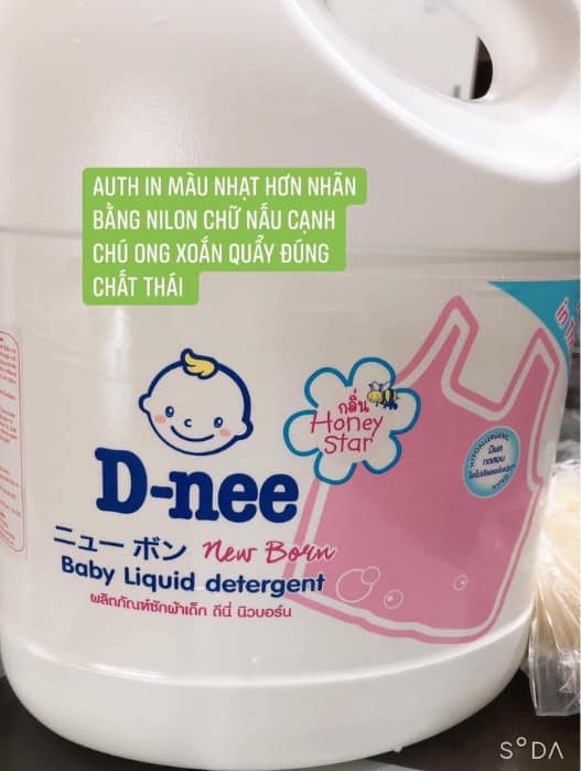 Thùng 4 chai nước giặt xả vải Dnee