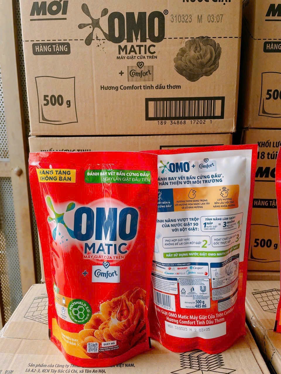 Nước giặt omo matic Tmark làm sạch và bảo vệ quần áo hiệu quả (18 túi/kiện)