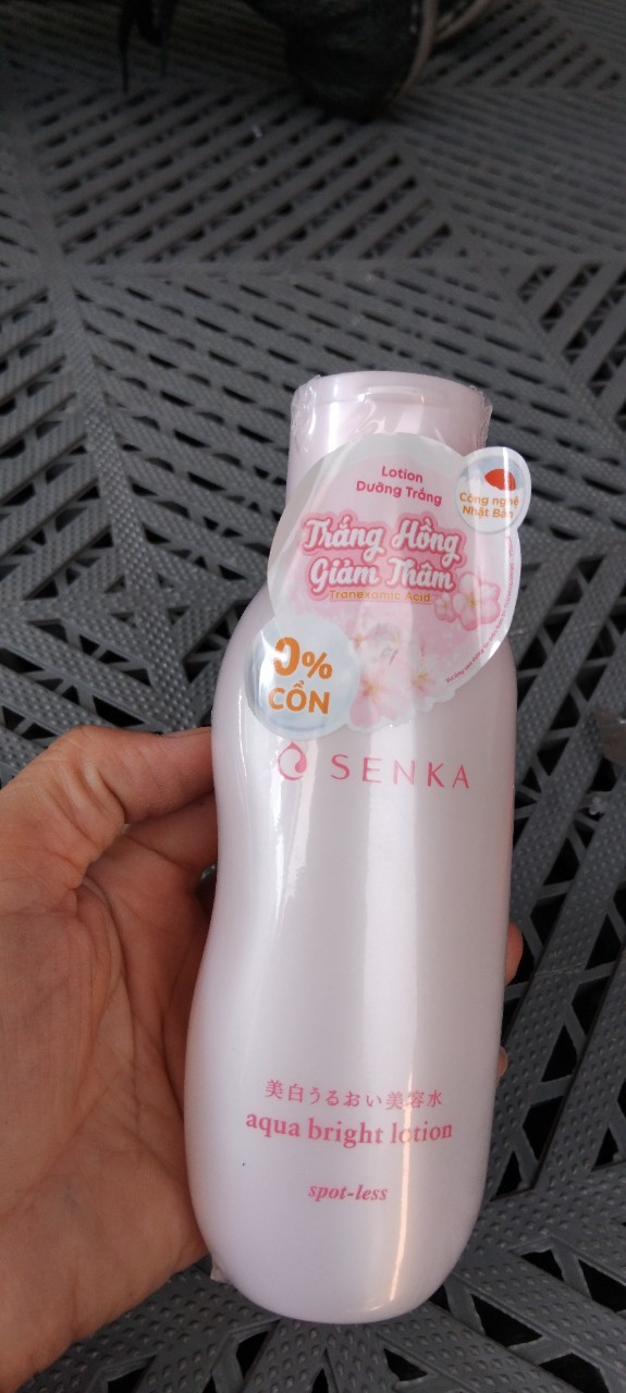 Hàng nhật- Nước dưỡng làm mềm và T.Da Senka 200ml