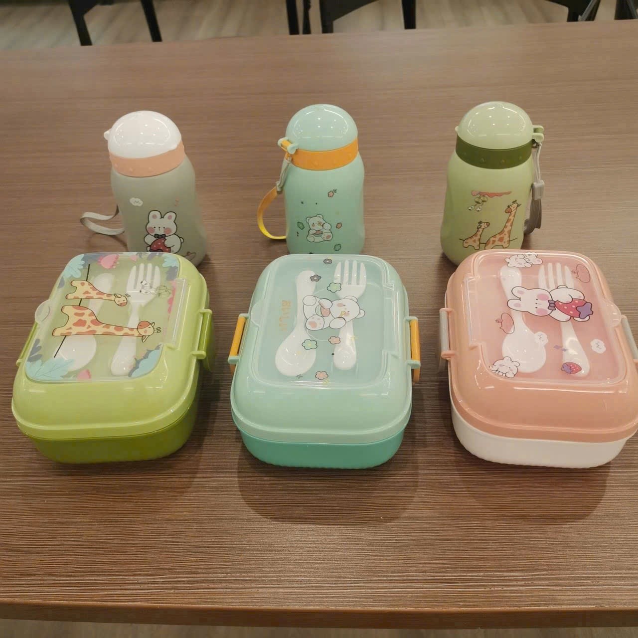 Hộp đựng cơm kèm bình nước cho bé (Kiện 63 cái)