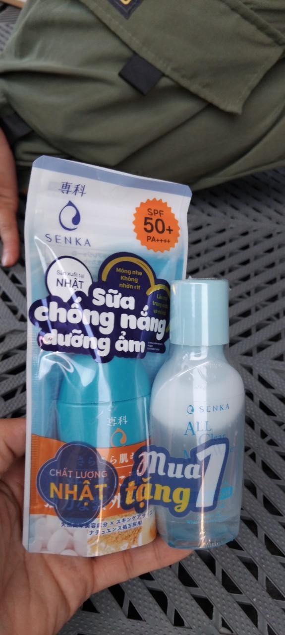 Hàng nhật- Bộ Senka sữa chống nắng 40ml+nước tẩy trang sạch sâu 70ml 70159+70171