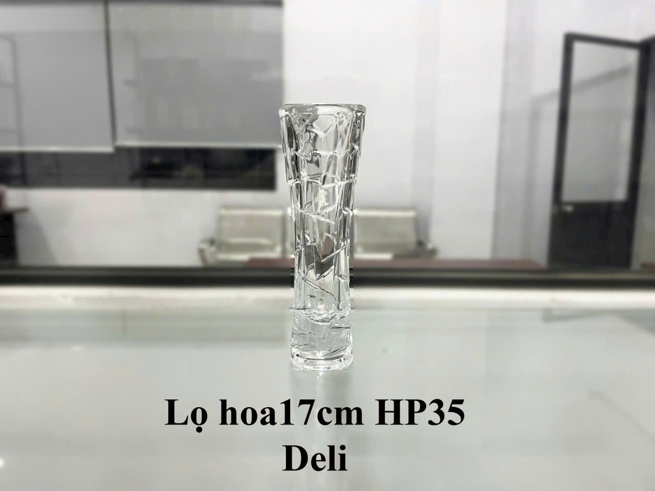 Lọ hoa nhỏ 17cm trắng HP35 Deli