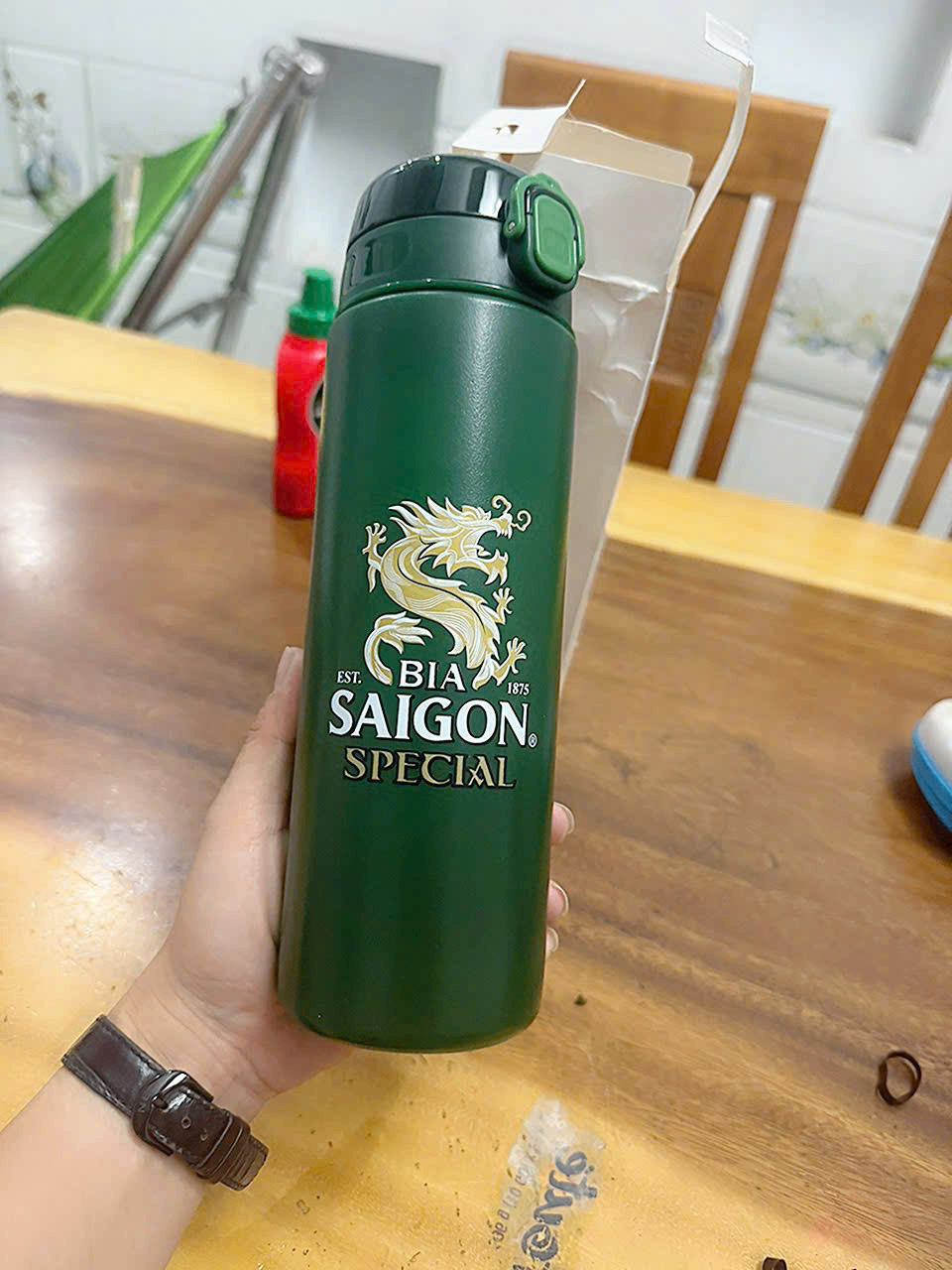 Bình nhựa đựng nước 700ml quà tặng từ bia Sài Gòn Tmark (Kiện 100 cái)