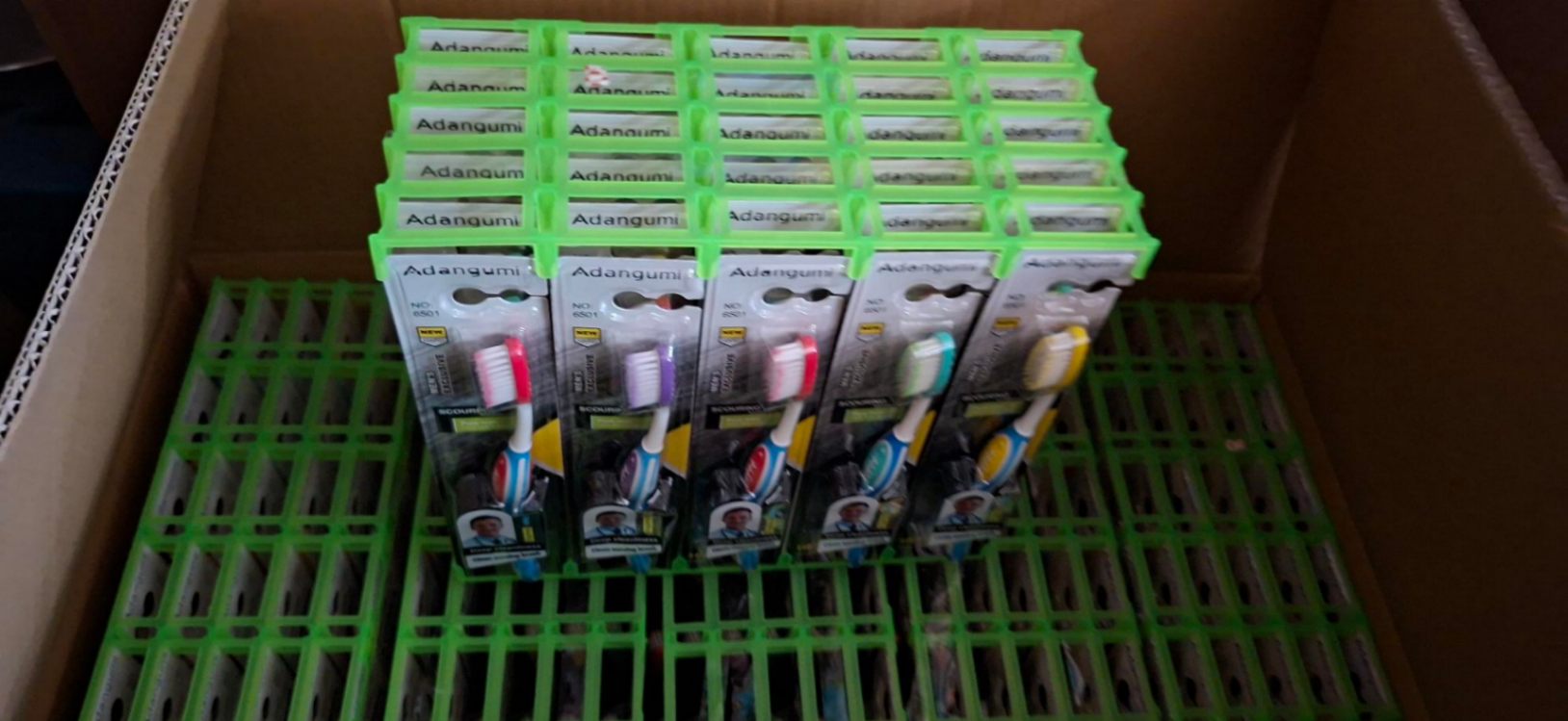 Bàn chải đánh răng No6501 (kiện 300 cái)(Hàng nguyên kiện)
