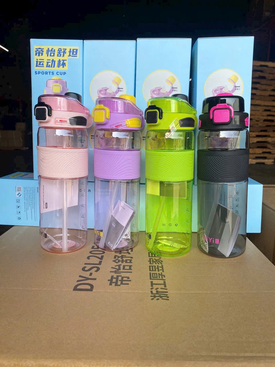 Bình nước DIYI xịn 1000ml (Kiện 60 cái)