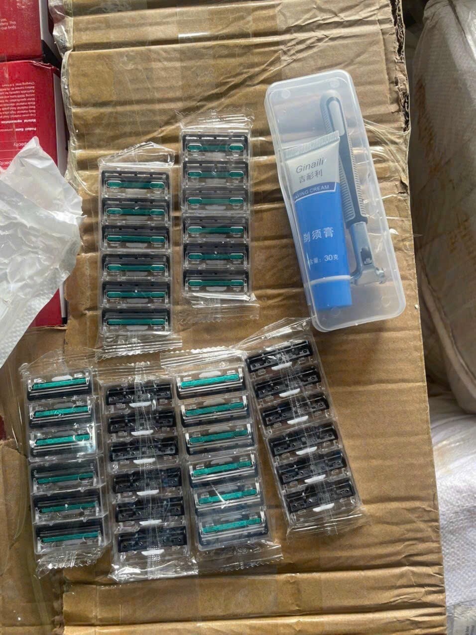 Dao cạo râu 36 món ( Kiện 200 ) 2