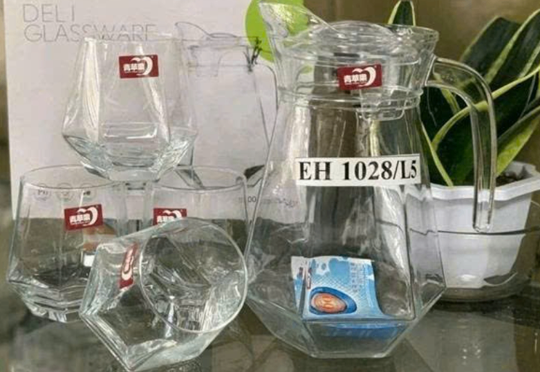 Bộ bình kèm 4 cốc thủy tinh EH 1028/L5 (Kiện 8 bộ) 4