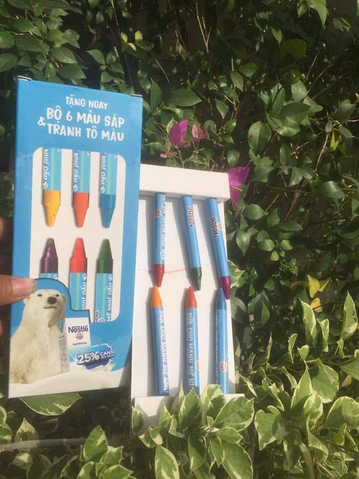 Bộ 6 màu sáp và tranh tô màu QT 2