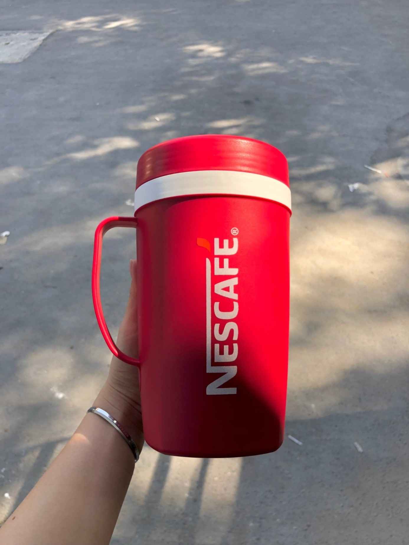 Ca giữ nhiệt Nescafe 1L (Kiện 24 cái) 2