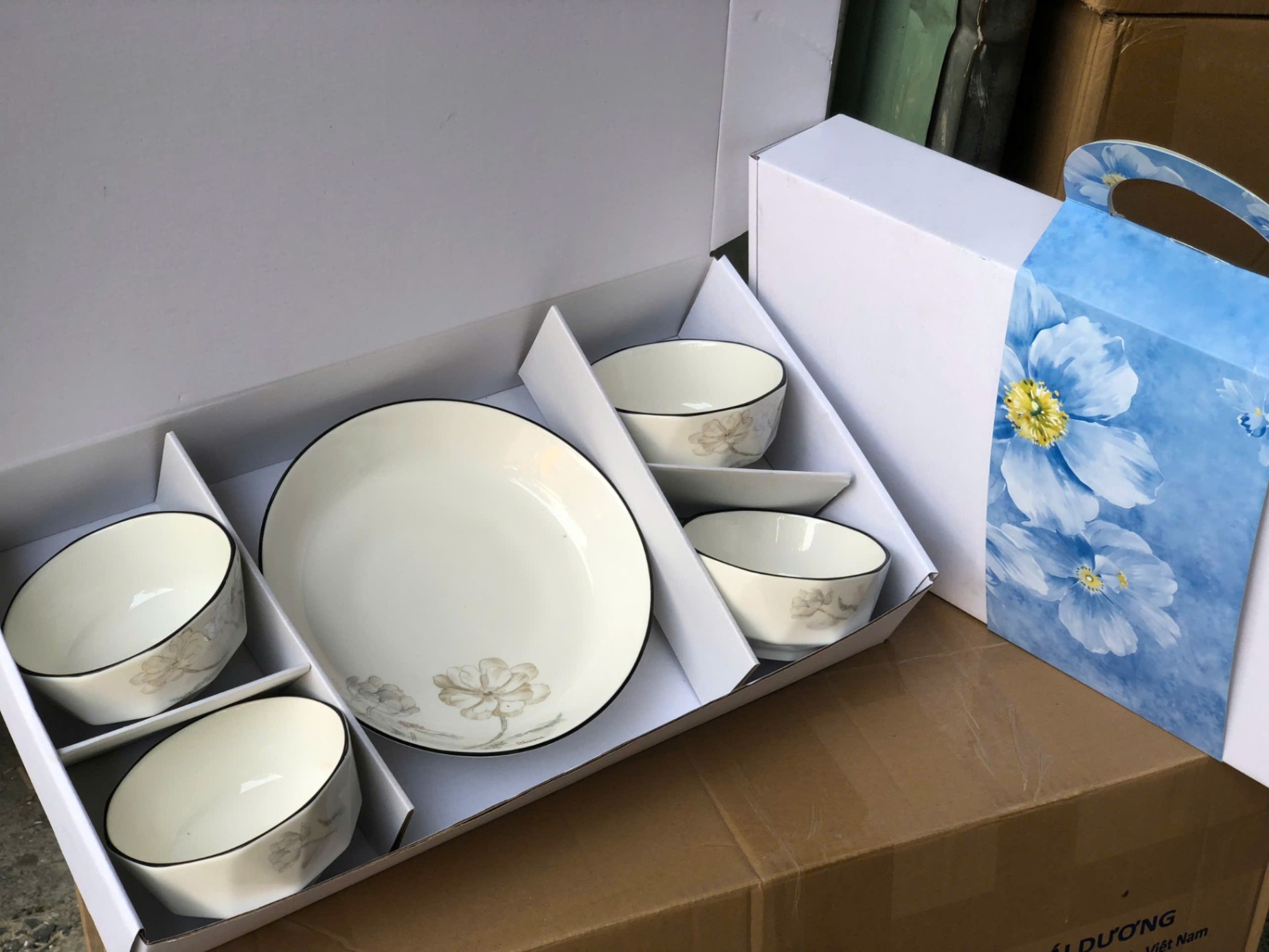 Set 4 chén và 1 dĩa kim cương bông (Kiện 12 bộ) 2