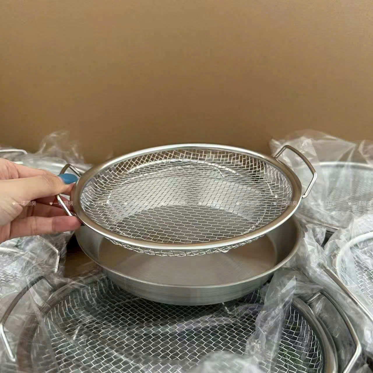 Bộ chảo kèm vỉ inox 22cm (Kiện 200 bộ) 2