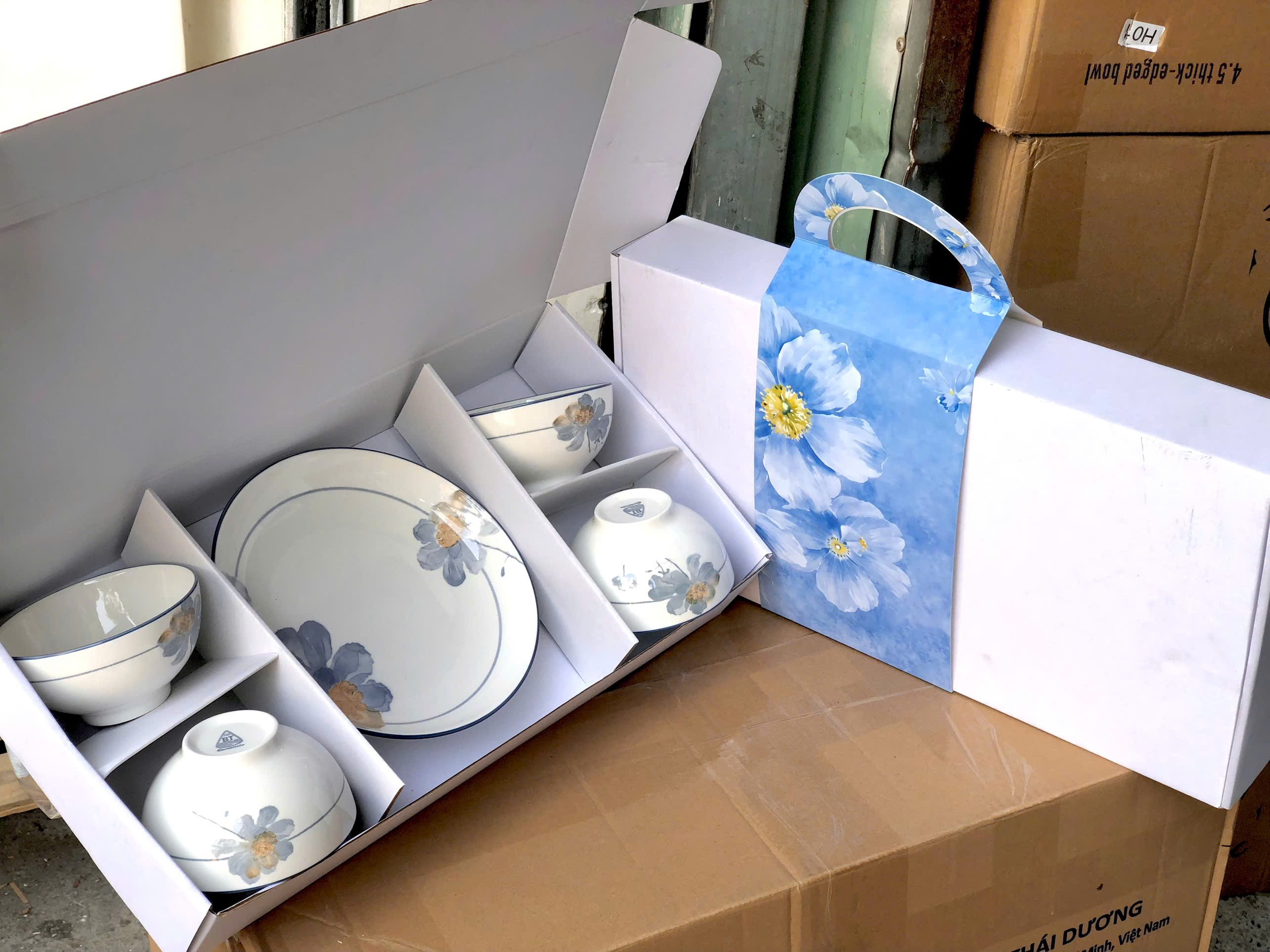 Set 4 chén và 1 dĩa Phỏng Lài 2 (Hoa xanh nhuỵ vàng) (Kiện 12 bộ) 4
