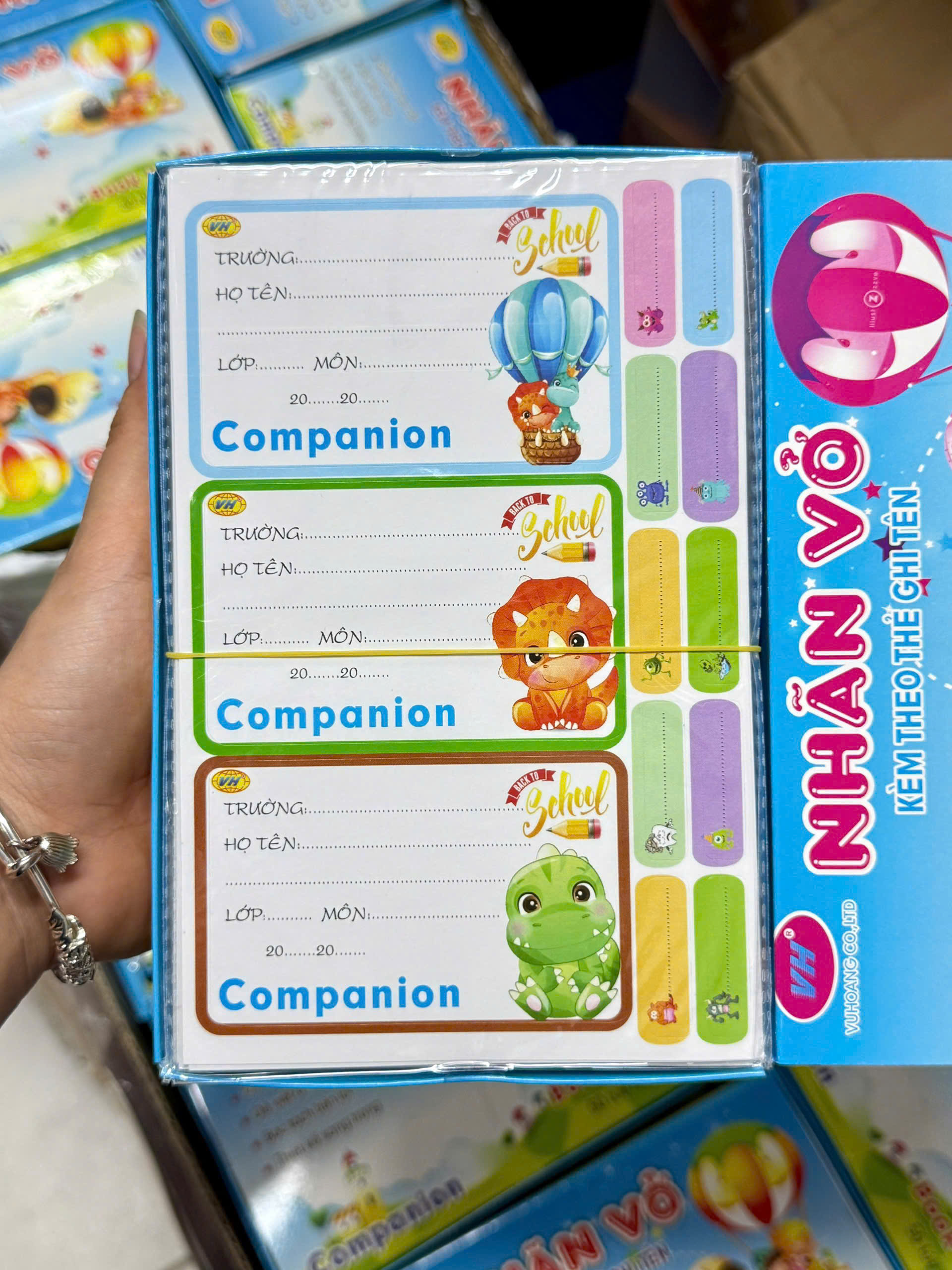 VPP - Hộp 200 tờ nhãn dán học sinh họa tiết hoạt hình (kiện 50 hộp) 2