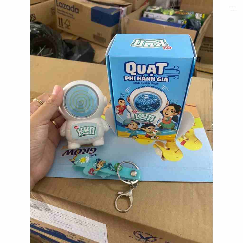 Quat-phi-hanh-gia-cho-be-Tmark-Kien-209-cai-_Quạt phi hành gia (Kiện 209 cái).jpg