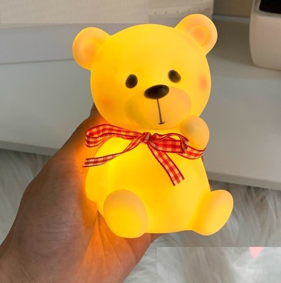 Gấu Vẹo_Nhựa Cứng_Có Đèn
