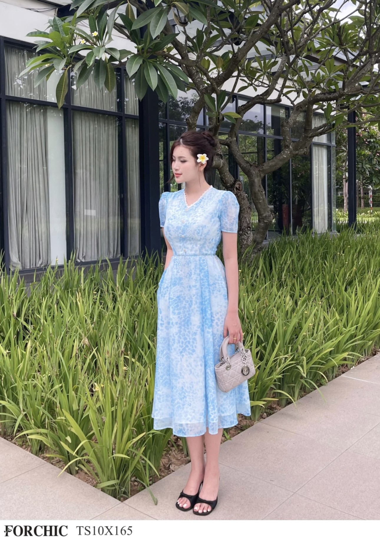 TS10X165 - Đầm Tơ Kim Tuyến Xanh Cổ V Ren Trắng