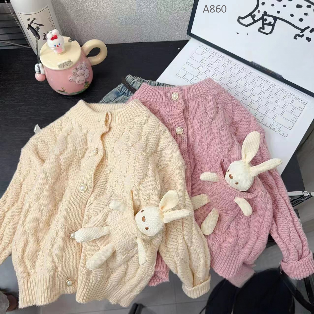 A860- Áo Cardigan Len Túi Thỏ