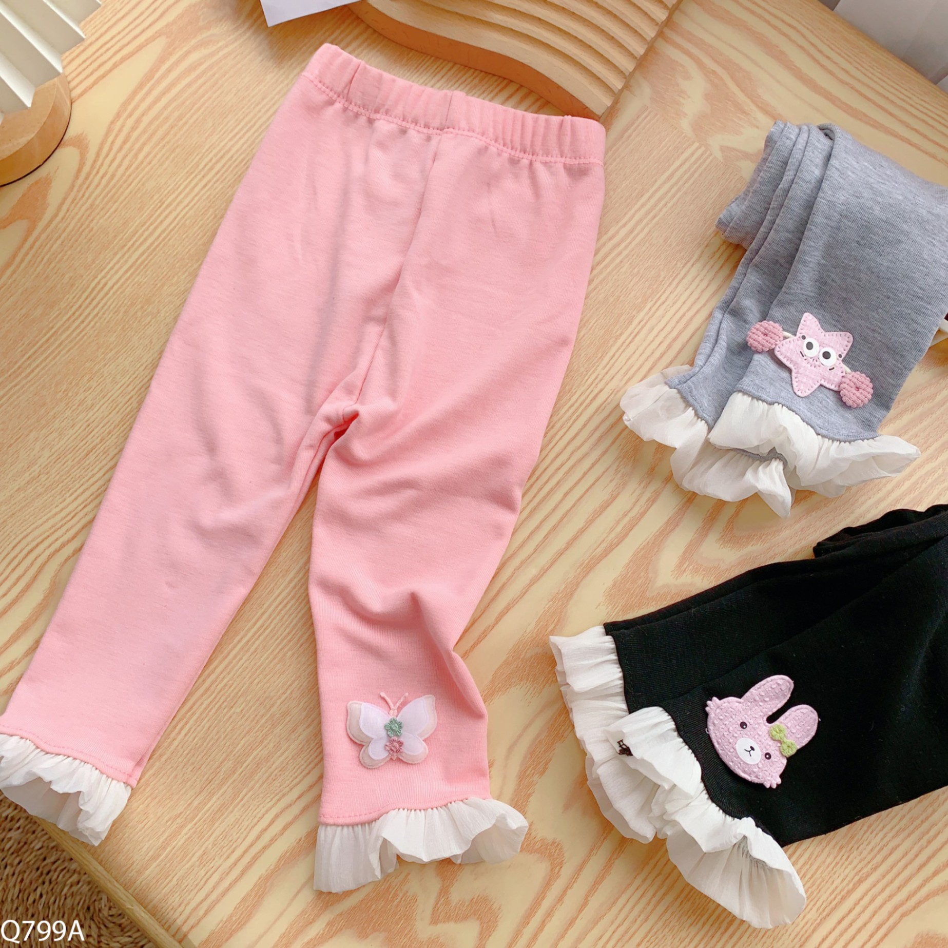 Q799A - Quần Legging Bèo Đính Nơ Hồng-1(8-10kg)