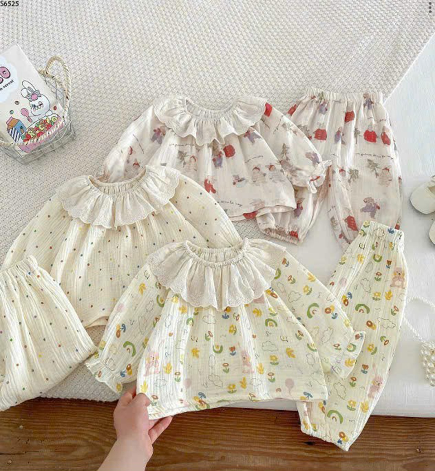 S6525- Set Pijama Cổ Ren (Thỏ Vàng/ Chấm Bi/ Gấu Đỏ)