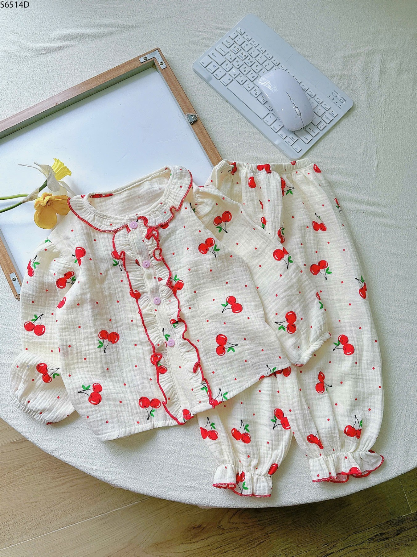 S6514D- Set Pyjama Cúc Viền Bèo Cherry Đỏ-1(8-10kg)