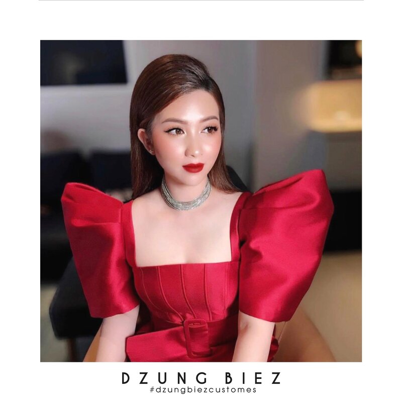 V6799 Váy trắng cổ vuông tay bồng | The Queen Fashion