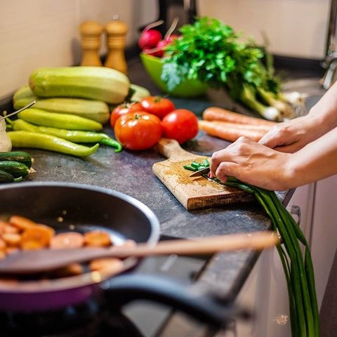 Calo và chất dinh dưỡng để cung cấp năng lượng cho hoạt động thể thao
