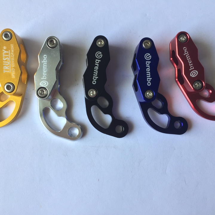 Pát kẹp dây dầu brembo