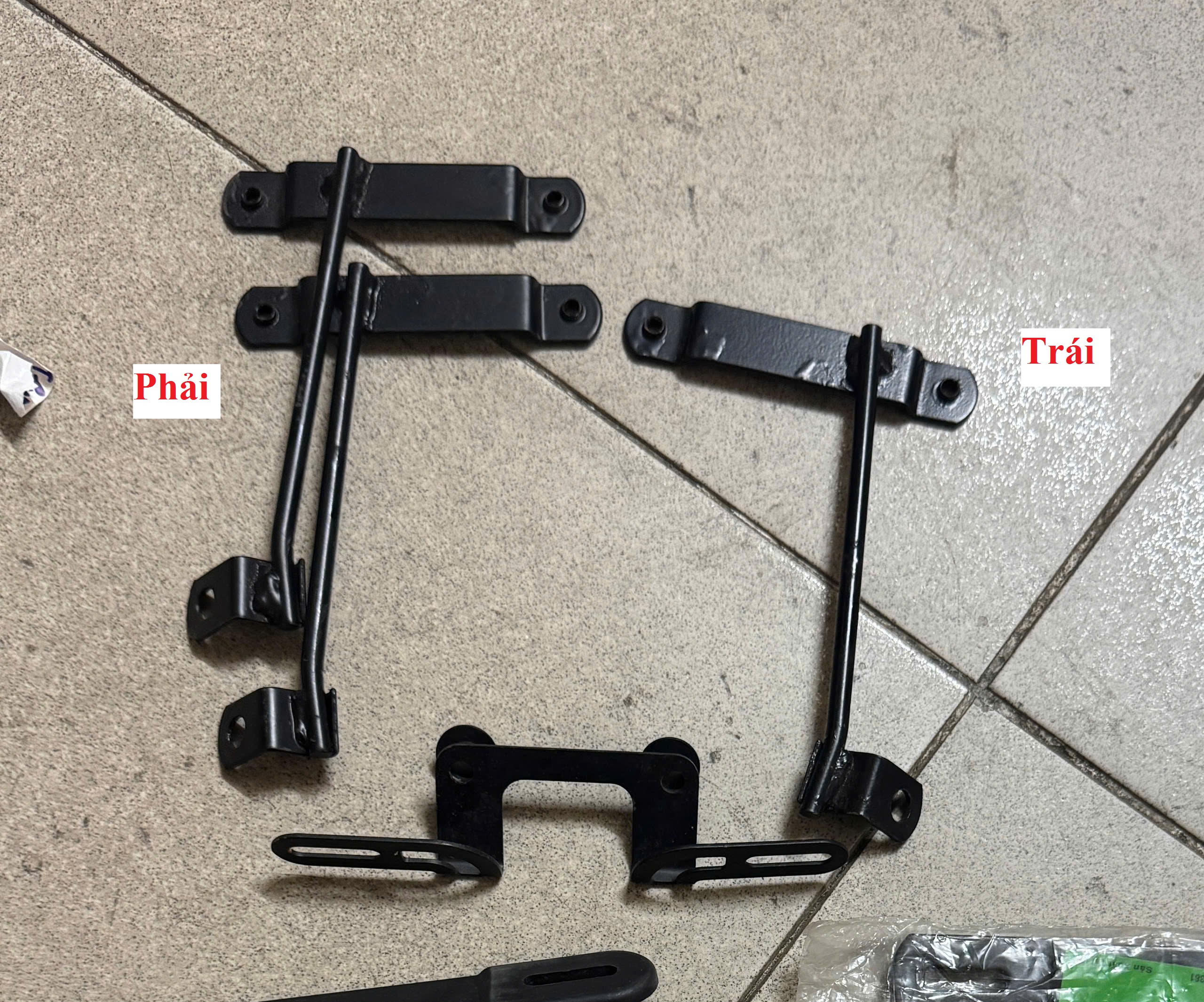 Xả Hàng Pát Gắn Bảng Tên Raider Phải