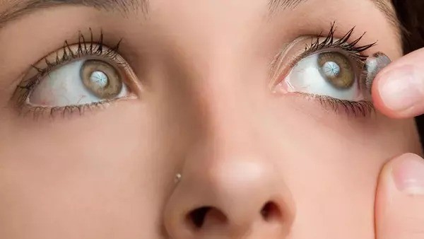 Bí kíp chọn lens giãn tròng - đẹp và an toàn