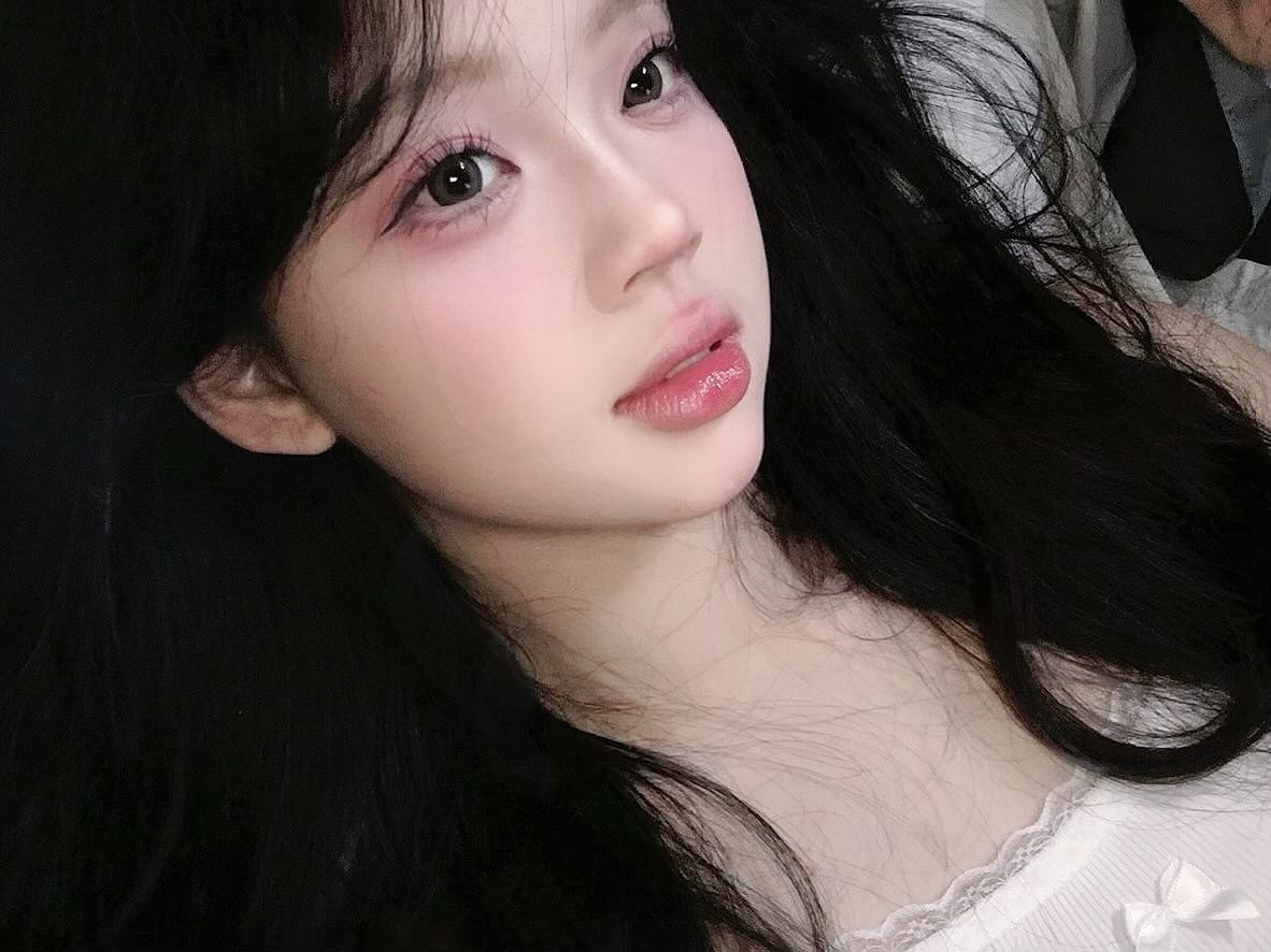 Sự thật về lens mắt nhỏ: "cứu tinh" hay "cú lừa"?