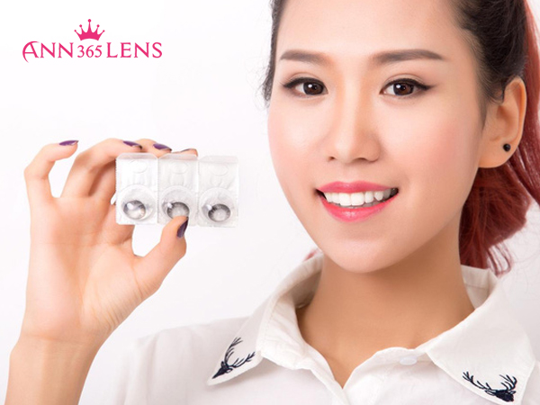 Kính áp tròng là thấu kính mỏng được đặt sát vào mắt