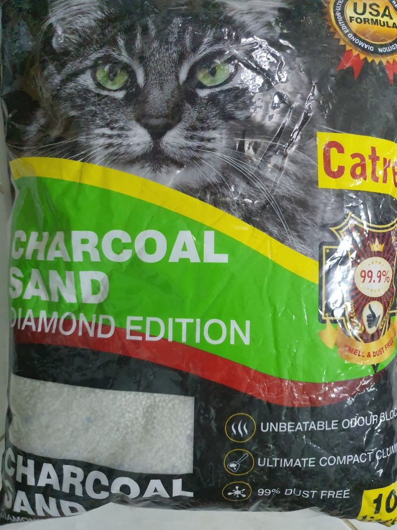 Cát mèo siêu vón Than Hoạt Tính Charcoal Sand Diamond Edtion Catrex Mỹ