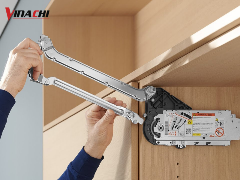 Cách chỉnh tay nâng Blum bị kẹt đơn giản, dễ làm