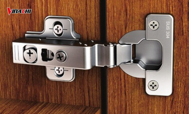 Lựa chọn bản lề dựa vào mức độ chịu tải và trọng lượng cửa tủ