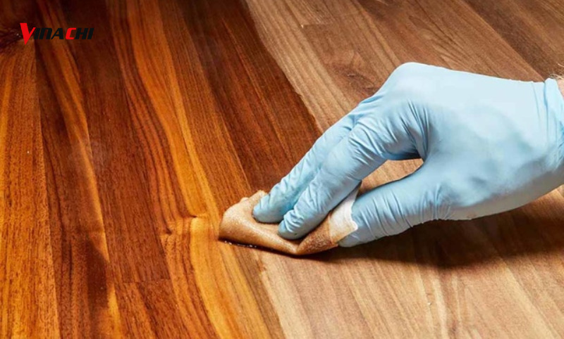 Một số điểm cần lưu ý khi thực hiện cách tẩy rửa sơn PU trên gỗ