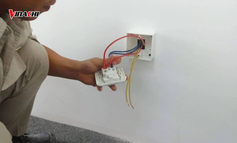 Lắp đặt lại ổ cắm