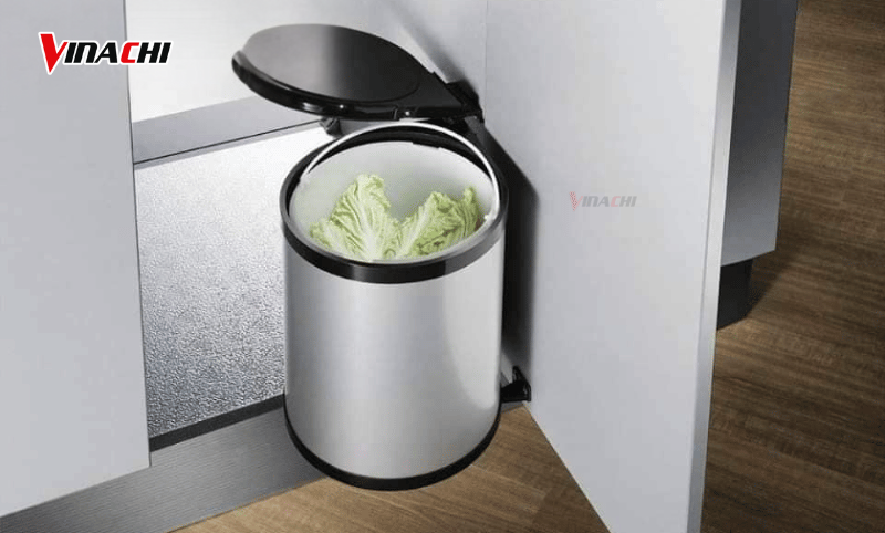 Bạn nên chọn thùng rác có nắp đậy kín