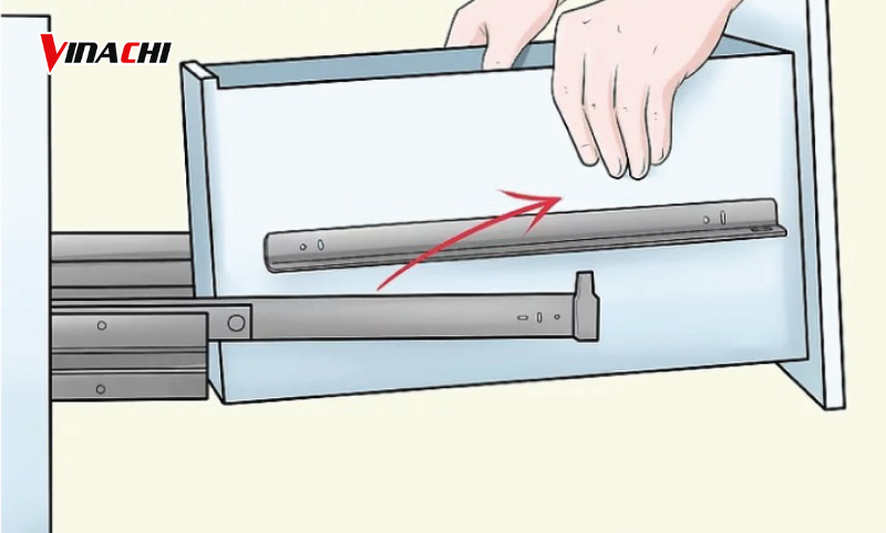 Nhấc ngăn kéo lên để rút ra khỏi ray