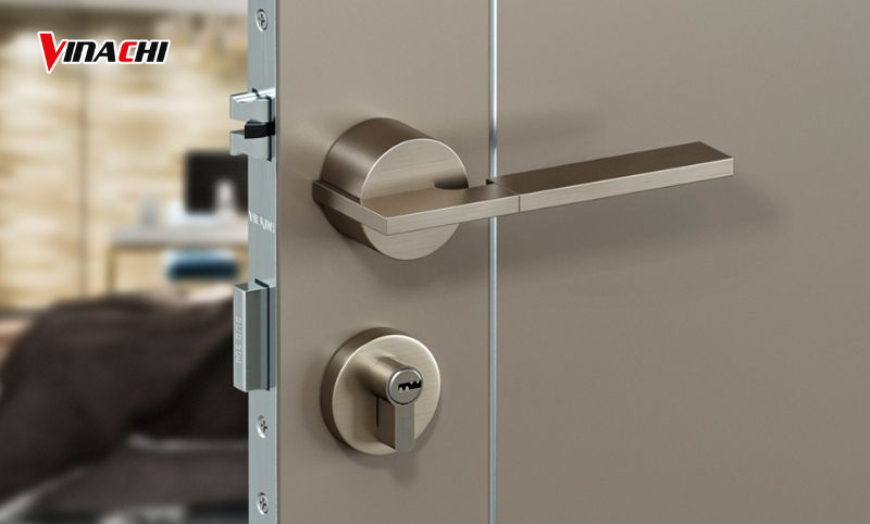 Một số điểm cần lưu ý khi sử dụng khoá cửa tay gạt