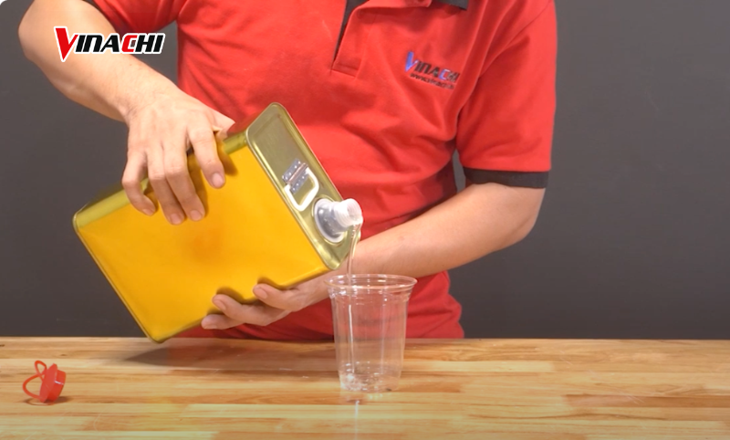 Chọn loại keo có độ kết dính mạnh trên gỗ tự nhiên