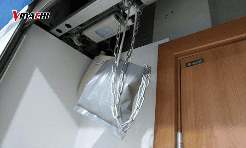 Hướng dẫn mở khoá cửa cuốn khi bị mất chìa mà ở bên ngoài