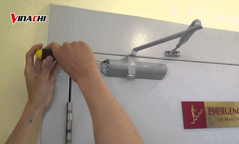 Một số điểm cần lưu ý khi thực hiện chỉnh tay co thuỷ lực