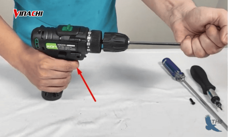 Một số điểm cần lưu ý khi thực hiện tháo và thay đầu kẹp mũi khoan